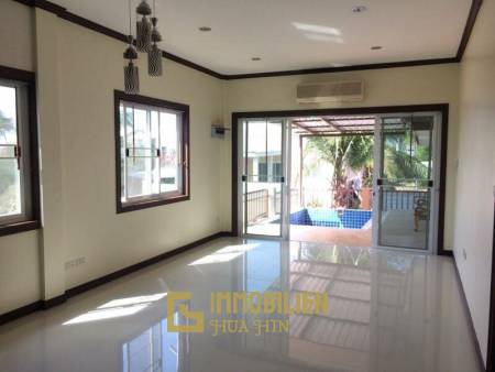 182 metro cuadrado 2 ` 2 Baño Villa de Venta