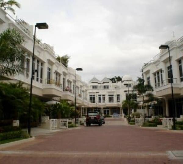 Only A Few Minutes From Wong Amat Beach! Only A Few Minutes From Wong Amat Beach!