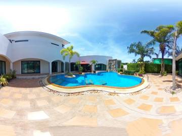 Pool Villa for sale or rent in Santa Maria