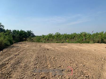 2 Rai (3,200 SQ.M.) land Hua hin soi 112 (close to by-pass road)