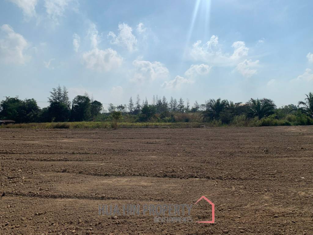 2 Rai (3,200 SQ.M.) land Hua hin soi 112 (close to by-pass road)