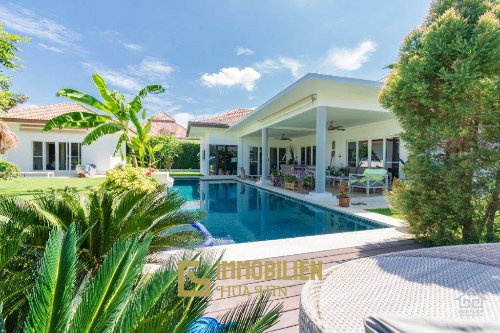 Well Maintained 4 bedroom / 4 Bathroom Pool Villa on large Plot