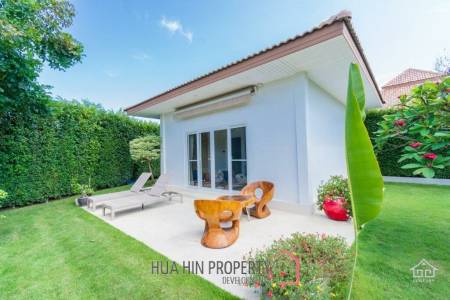 Well Maintained 4 bedroom / 4 Bathroom Pool Villa on large Plot