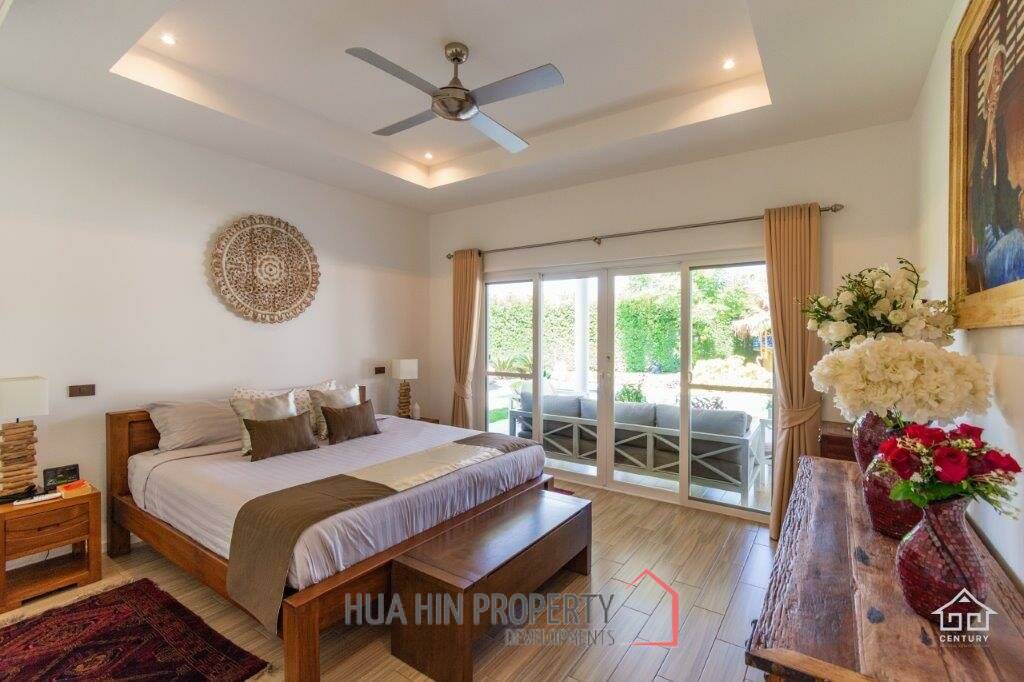 Well Maintained 4 bedroom / 4 Bathroom Pool Villa on large Plot
