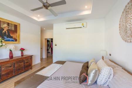 Well Maintained 4 bedroom / 4 Bathroom Pool Villa on large Plot