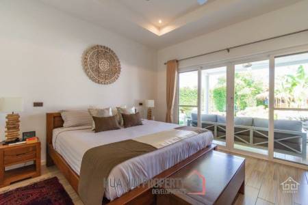 Well Maintained 4 bedroom / 4 Bathroom Pool Villa on large Plot