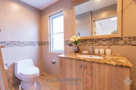 Well Maintained 4 bedroom / 4 Bathroom Pool Villa on large Plot