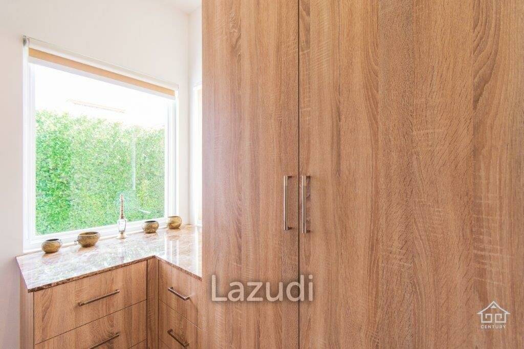 Well Maintained 4 bedroom / 4 Bathroom Pool Villa on large Plot