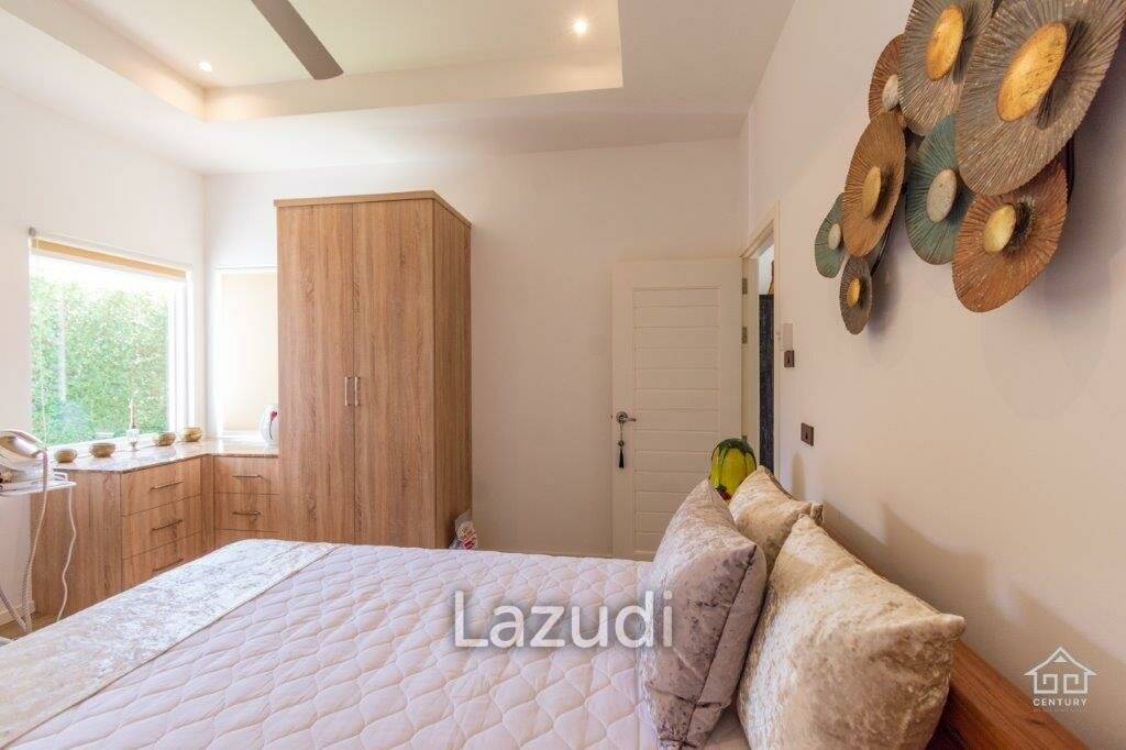 Well Maintained 4 bedroom / 4 Bathroom Pool Villa on large Plot
