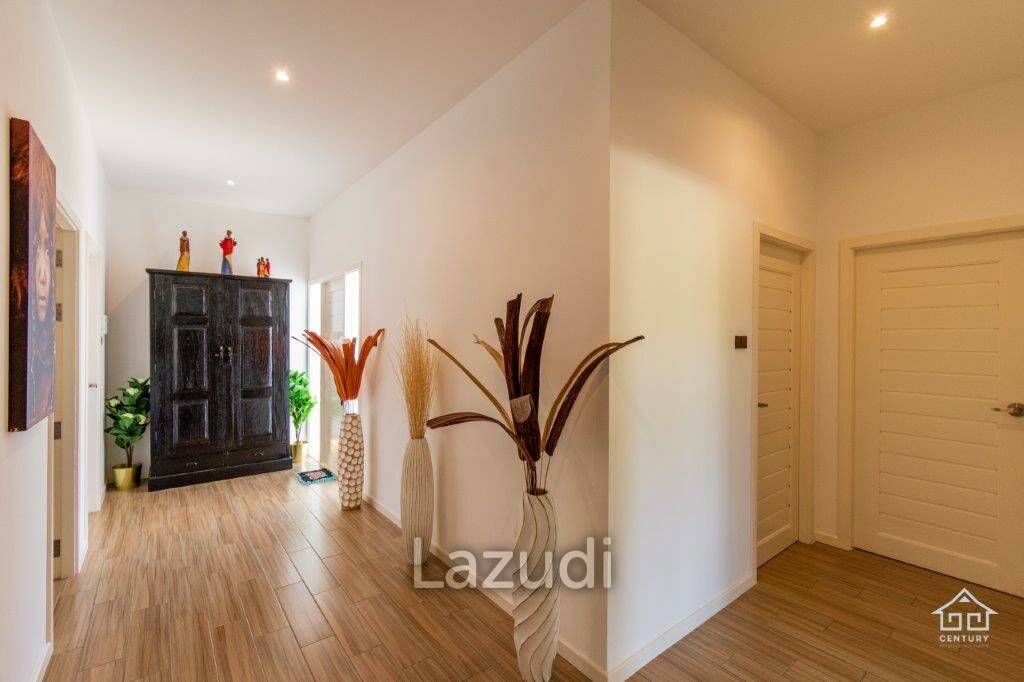 Well Maintained 4 bedroom / 4 Bathroom Pool Villa on large Plot
