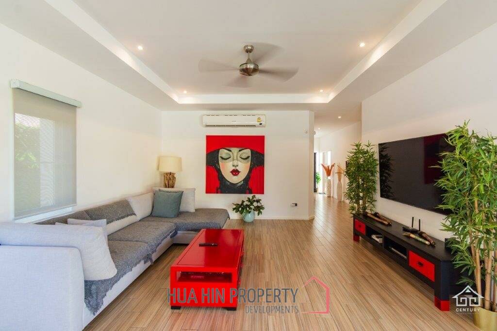 Well Maintained 4 bedroom / 4 Bathroom Pool Villa on large Plot