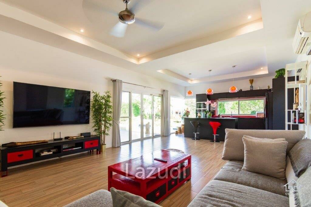 Well Maintained 4 bedroom / 4 Bathroom Pool Villa on large Plot