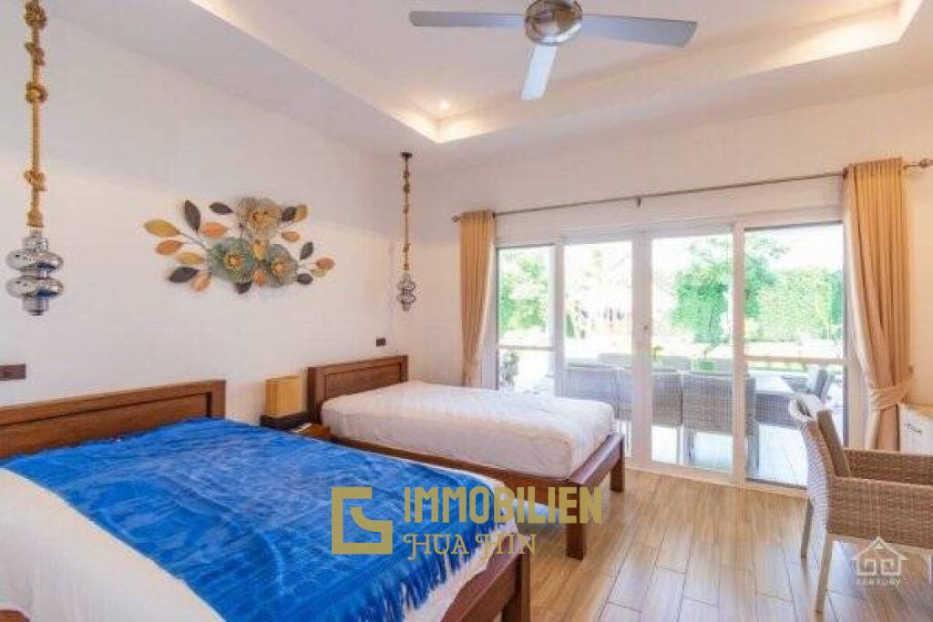 Well Maintained 4 bedroom / 4 Bathroom Pool Villa on large Plot