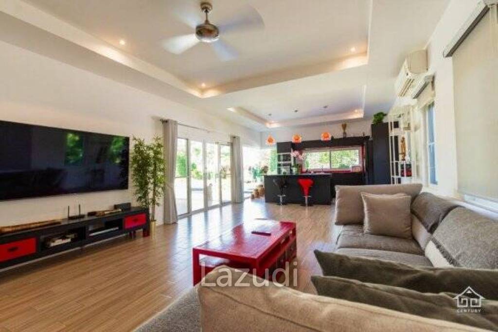 Well Maintained 4 bedroom / 4 Bathroom Pool Villa on large Plot