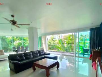 Spacious golf view 2 bedroom