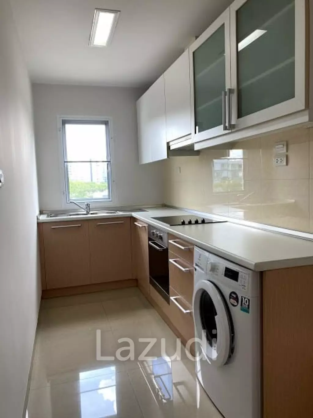 3 Beds 3 bath 99 sqm Residence 52 Condominium For Sale + Rent