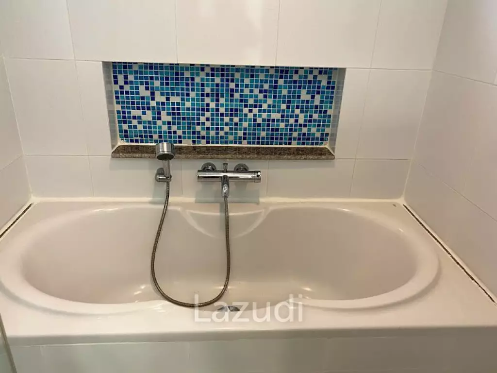3 Beds 3 bath 99 sqm Residence 52 Condominium For Sale + Rent