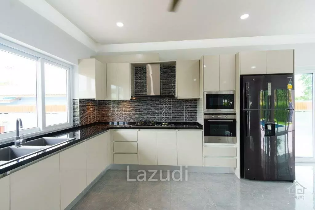 New great quality modern 4 bed pool villa
