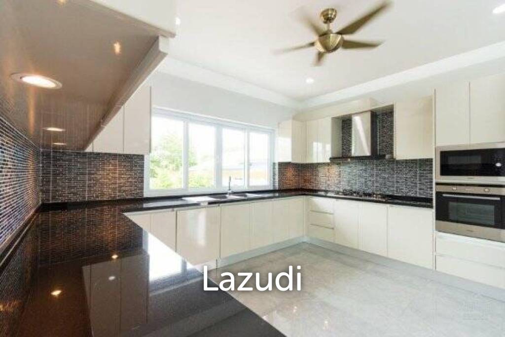 New great quality modern 4 bed pool villa