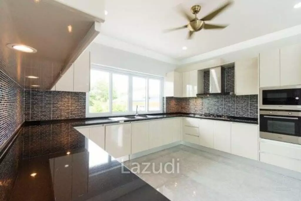 New great quality modern 4 bed pool villa