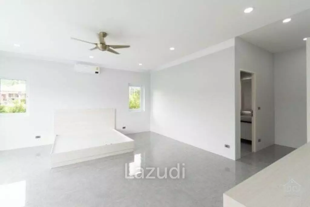 New great quality modern 4 bed pool villa
