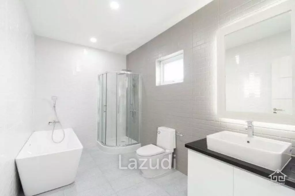 New great quality modern 4 bed pool villa