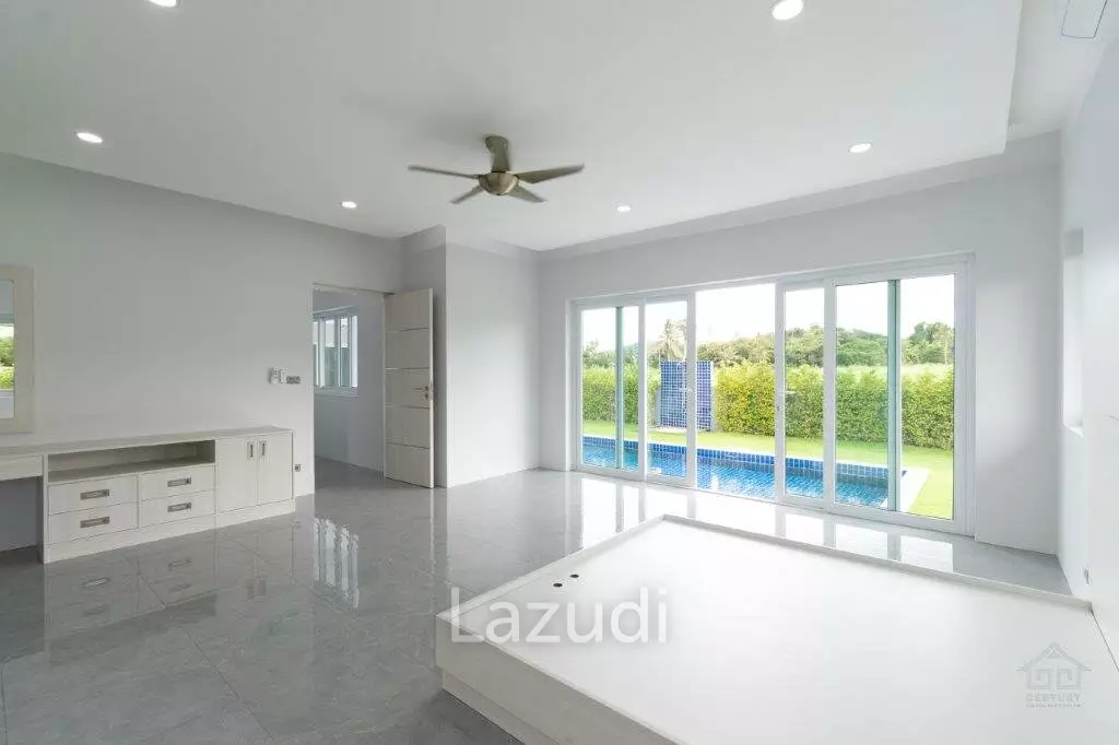 2 Villas for sale, ideal for 1 big family, 2 families or for Investment