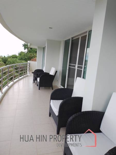 Beautiful spacious 3 Bedroom Condo at Sea Ridge