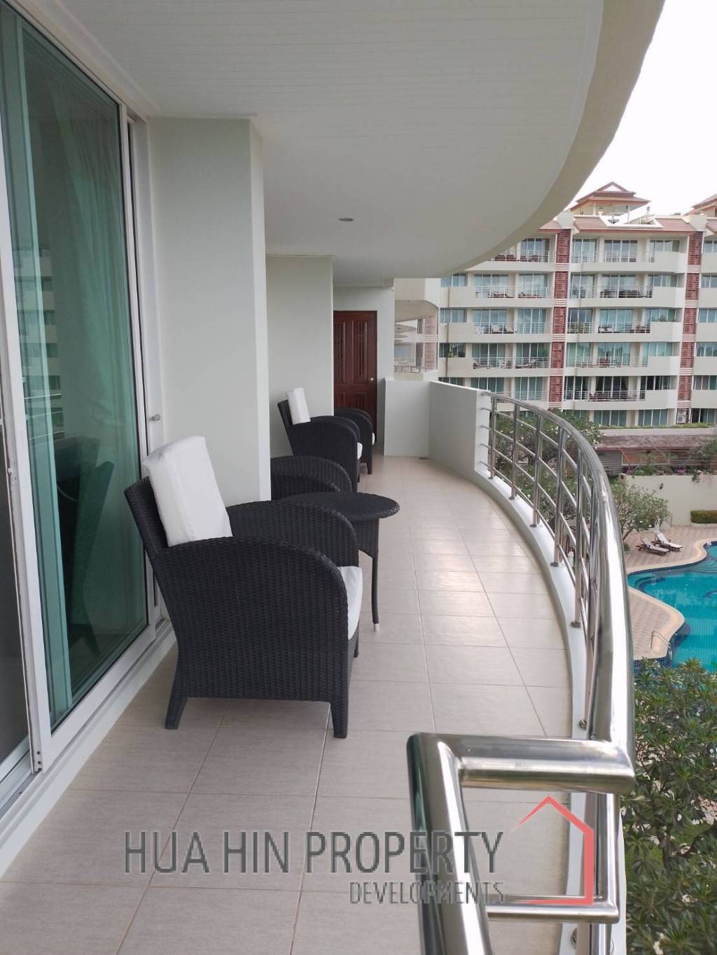 Beautiful spacious 3 Bedroom Condo at Sea Ridge