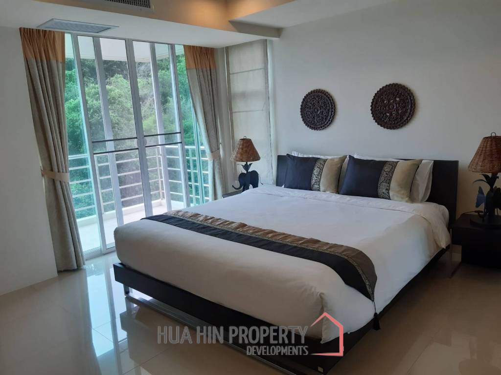 Beautiful spacious 3 Bedroom Condo at Sea Ridge
