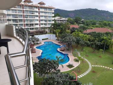 Beautiful spacious 3 Bedroom Condo at Sea Ridge
