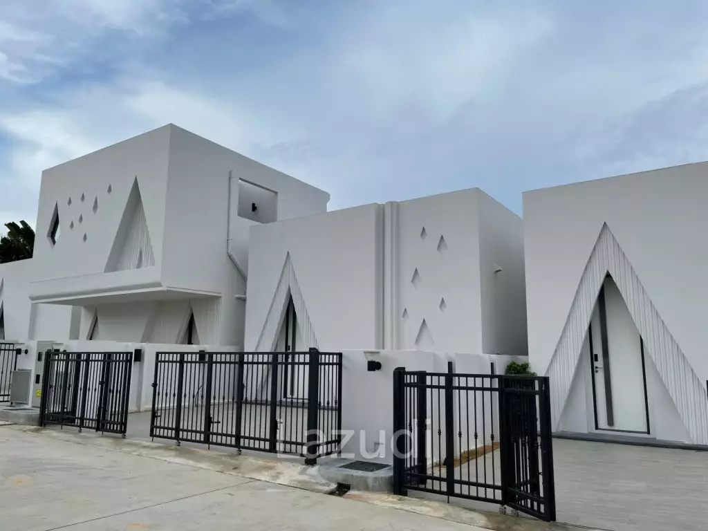 4 Brs Villa for sale