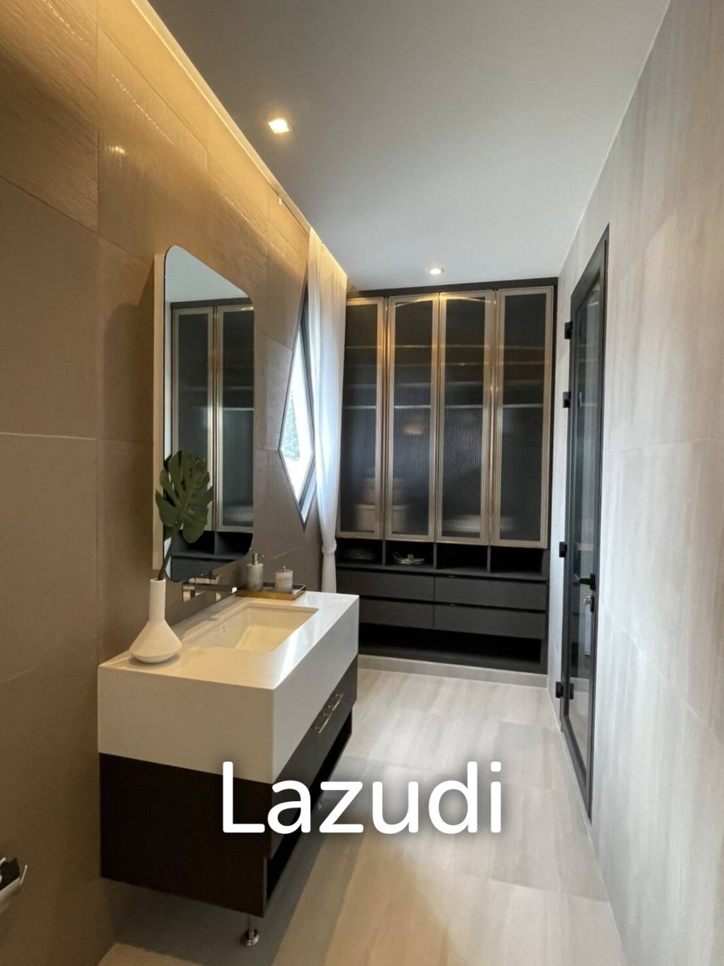 4 Brs Villa for sale