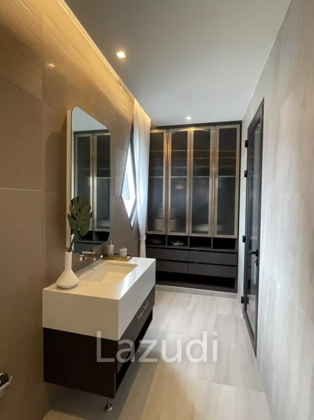 4 Brs Villa for sale