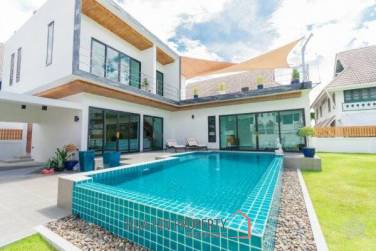 Luxury Modern 2 storey 3 bed pool villa very close to Kao Takieb Beach Luxury Modern 2 storey 3 bed pool villa very close to Kao Takieb Beach
