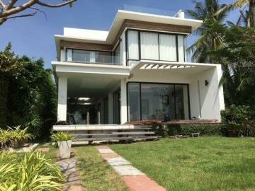 Absolute Beachfront 2 bed Pool Villa plus Maids room in Kuri Buri