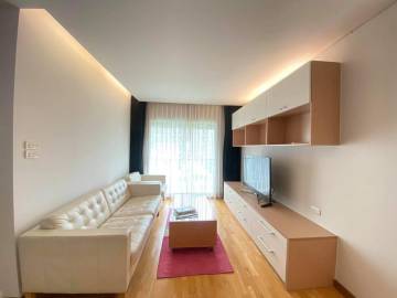 2 Beds 2 Bath 67 sqm Residence 52 Condominium For sale and Rent