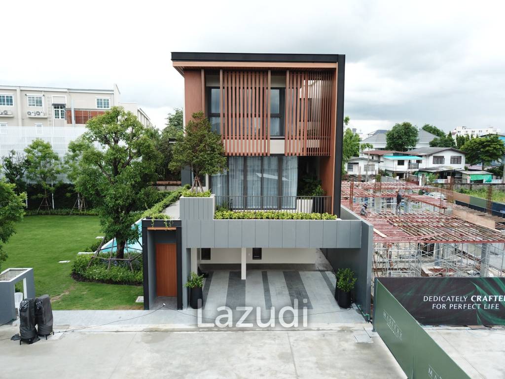 4 Bed 5 Bath 467 SQ.M.  Altitude Mastery Sukhumvit