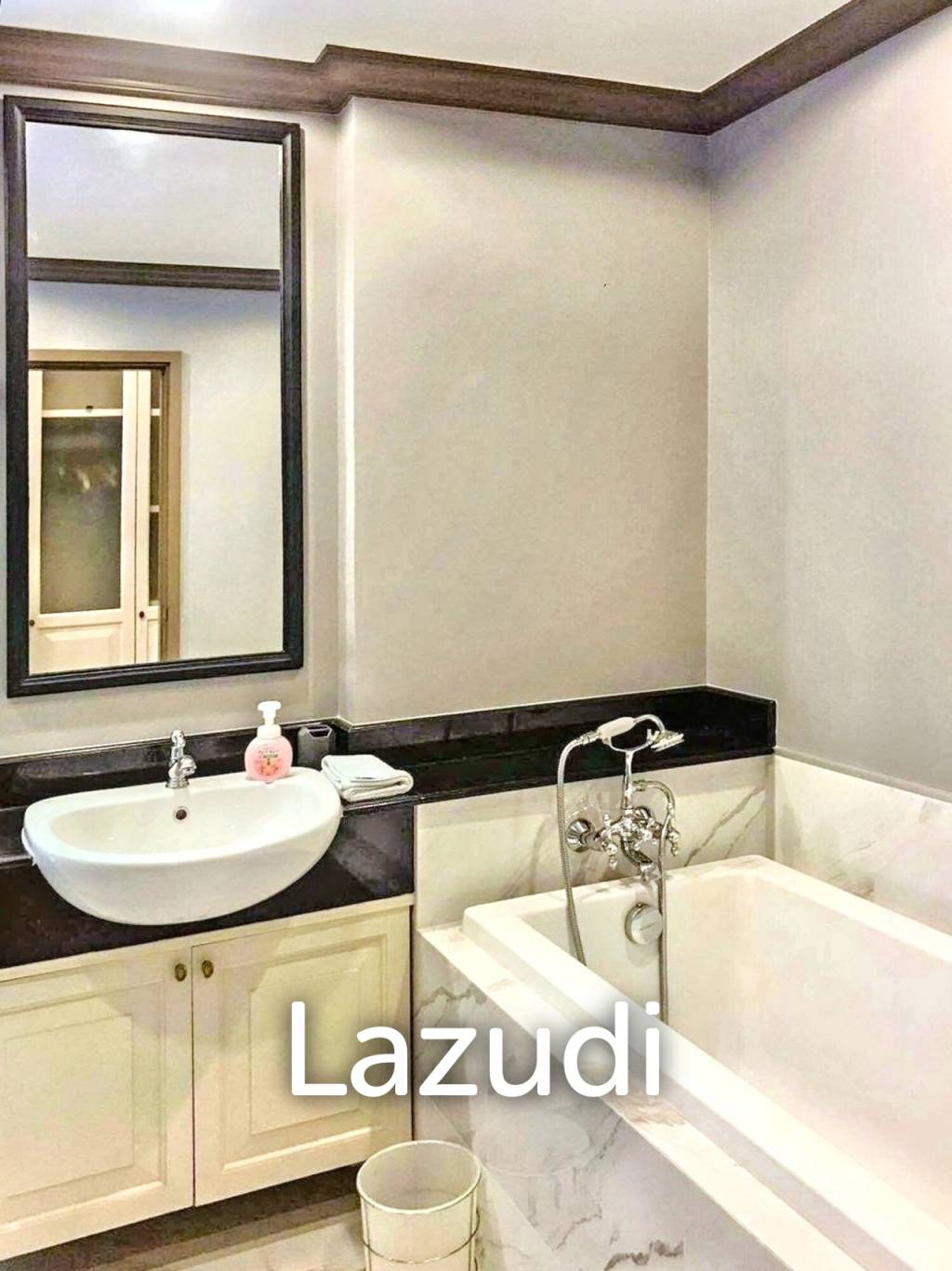 2 Bed 2 Bath 70 SQ.M The Reserve - Kasemsan 3