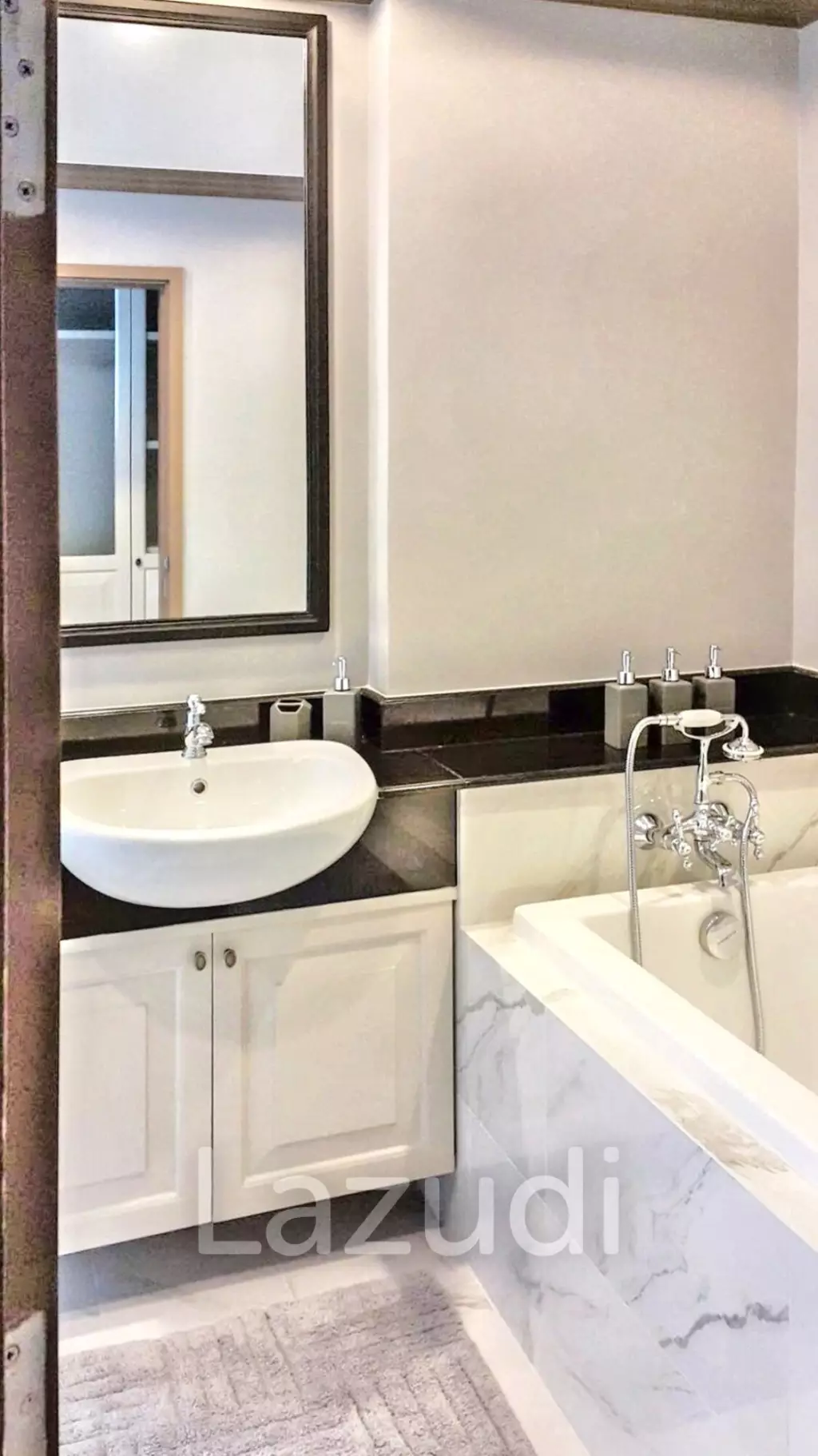 2 Bed 2 Bath 70 SQ.M The Reserve - Kasemsan 3