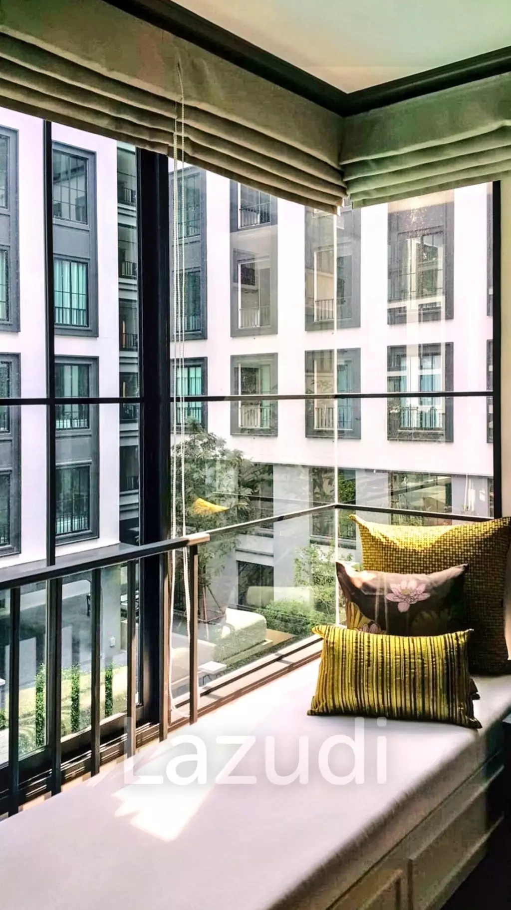 2 Bed 2 Bath 70 SQ.M The Reserve - Kasemsan 3