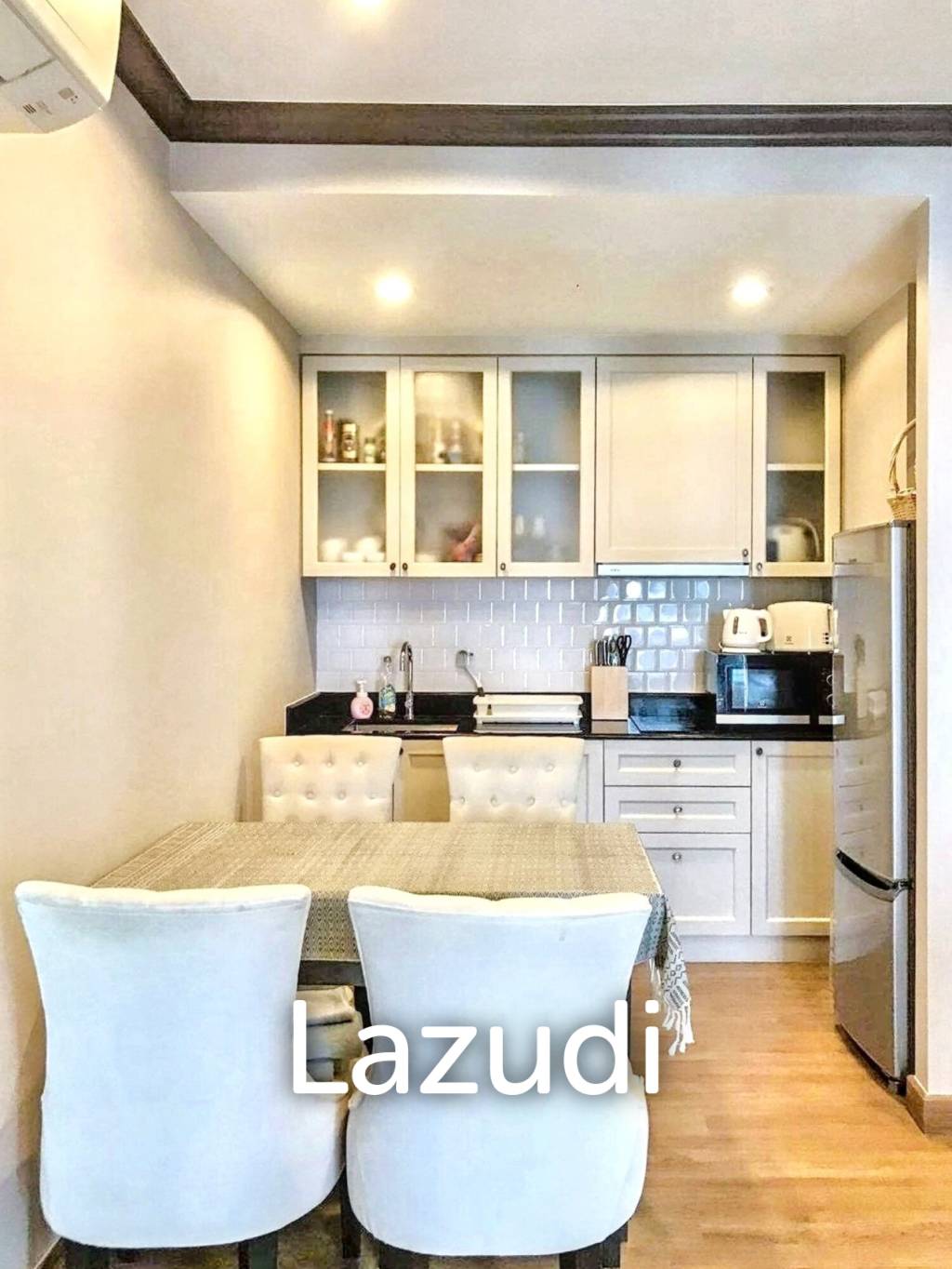 2 Bed 2 Bath 70 SQ.M The Reserve - Kasemsan 3