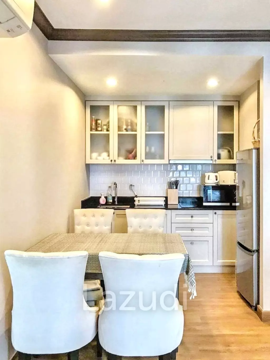 2 Bed 2 Bath 70 SQ.M The Reserve - Kasemsan 3