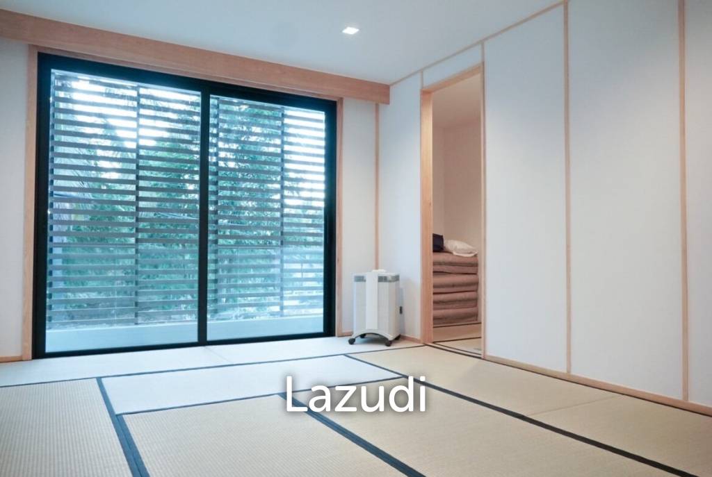 Beachfront Modern 4 bed pool villa