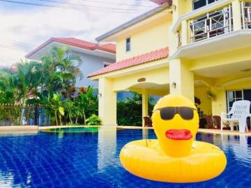 4 bedroom 5 bathroom