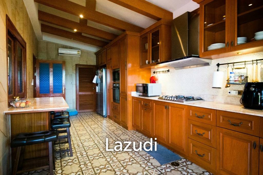 Teak House For Sale at Chateau Dale