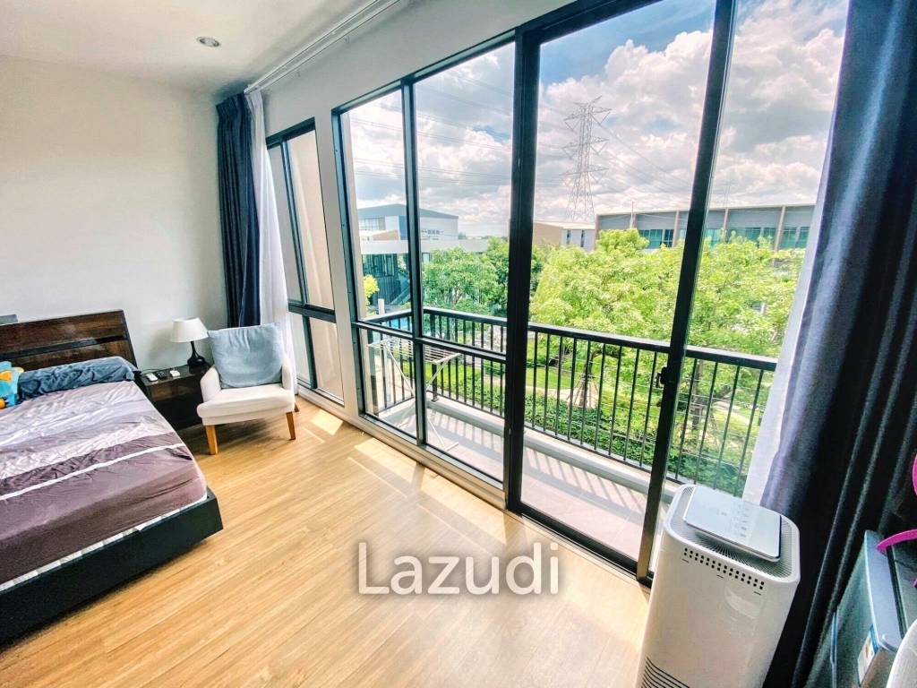 3 Bed 3 Bath 152 SQ.M at Baan Klang Krung Rama 9