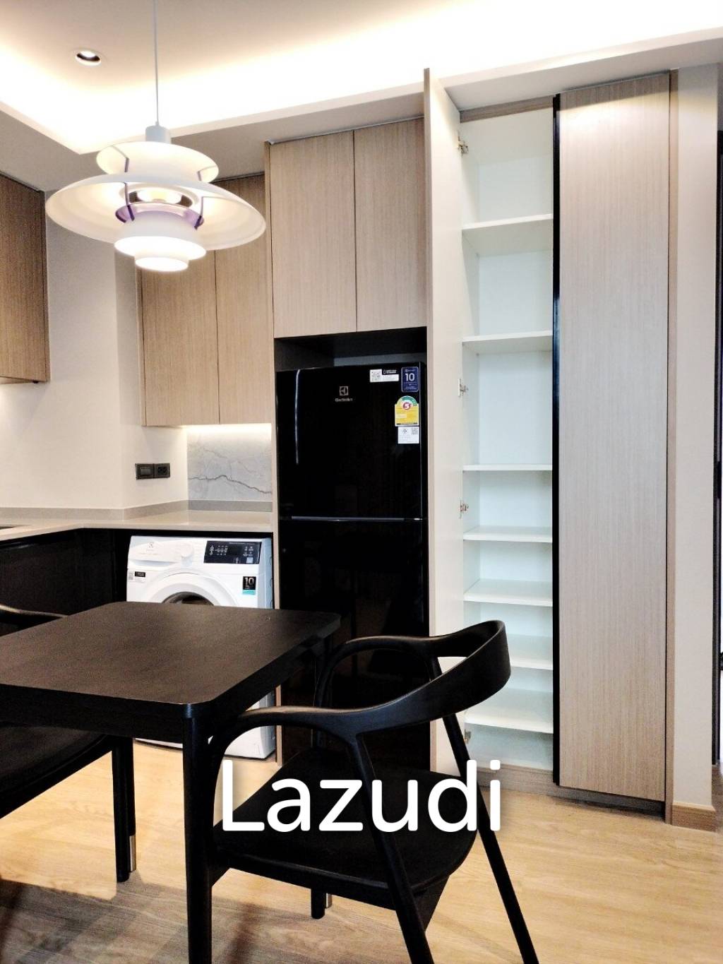 Apartment For sale 136,000 SQ.M Sukhumvit 40