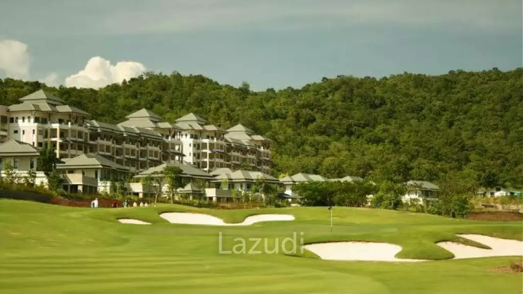 2 Bedroom Luxury Condo at Black Mountain Golf Course, With Fantastic Golf Course Views