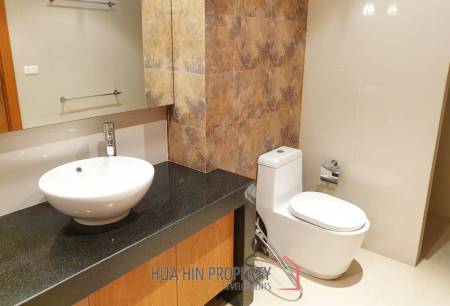 2 Bedroom Luxury Condo at Black Mountain Golf Course, With Fantastic Golf Course Views